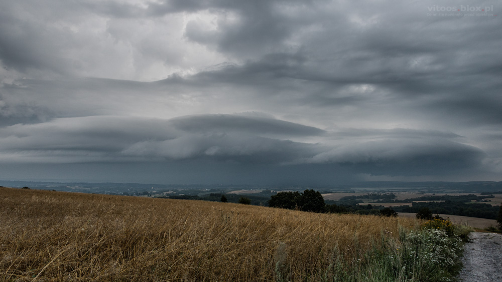Fot. Witold Ochał, burza nad Rzeszowem, chmura szelfowa